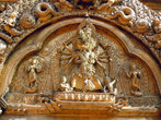 Десятирукая богиня Таледжу