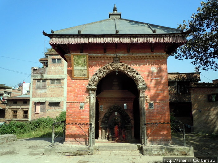 Храм у площади горшечников Бхактапур, Непал