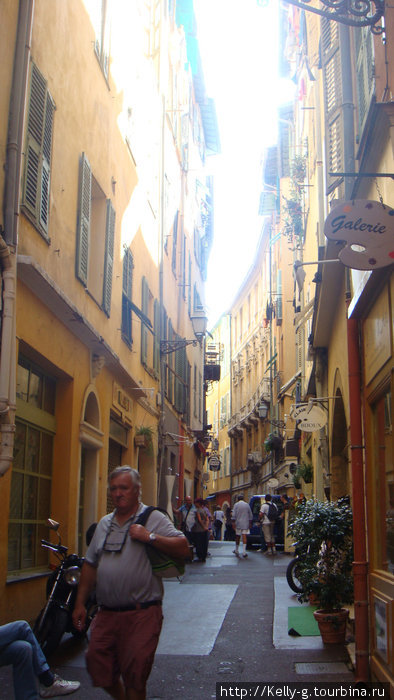 Улочка в итальянском стиле Ницца, Франция