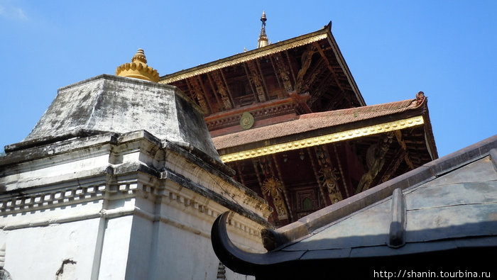 Крыши Чангу-Нароян, Непал