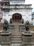 Храм в центре Киртипура