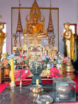 Алтарь в храме