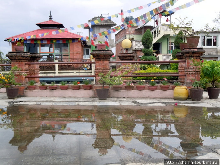 Огромная лдужа Киртипур, Непал
