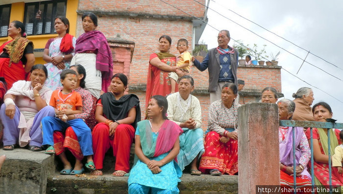 Зрители Киртипур, Непал