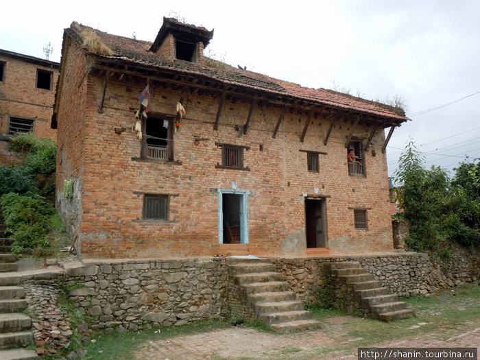 Дом вор дворе храма Ума-Махешвар Киртипур, Непал