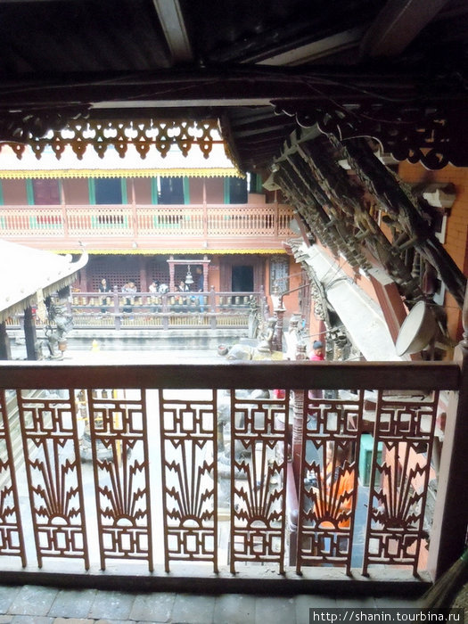 На галерее второго этажа Патан (Лалитпур), Непал
