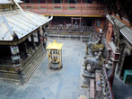 Вид со второго этажа на внутренний двор Золотого храма