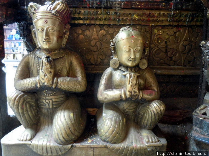 Король с королевой в Золотом храме в Патане Патан (Лалитпур), Непал