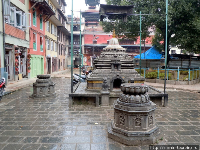 Двор с обратной стороны Золотого храма Патан (Лалитпур), Непал