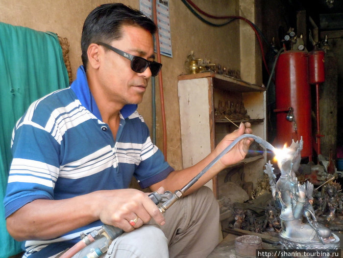 Мастер по металлу Патан (Лалитпур), Непал