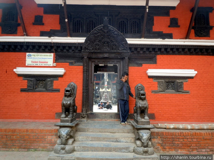 Внутренний двор Рудварна Махавихар в Патане Патан (Лалитпур), Непал