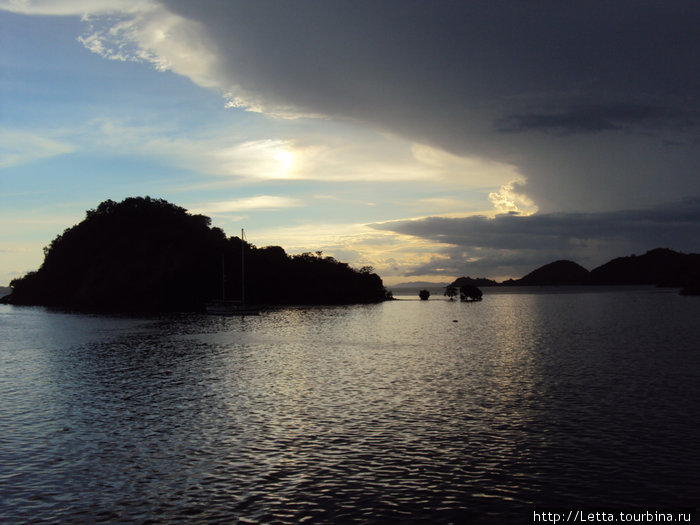 Целый день на пароме Восточные Малые Зондские острова, Индонезия