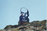 Араван, Ошская область. На горе — особый металлический Ленин