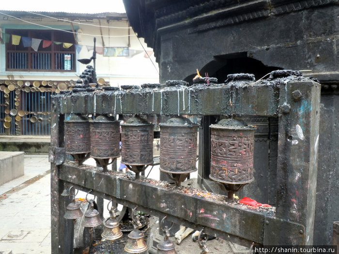 Молитвенные барабаны Киртипур, Непал