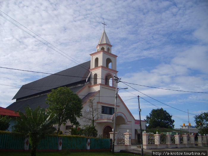 Церковь в Соронге Соронг, Индонезия