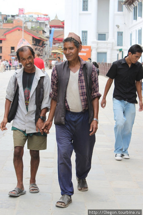 Гуляем за ручку Непал