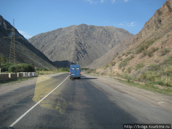А это дорога в Боомском ущелье Киргизия