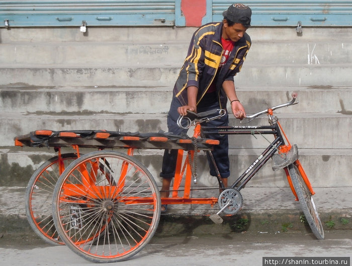 Пожарный трехколесный велосипед Непал