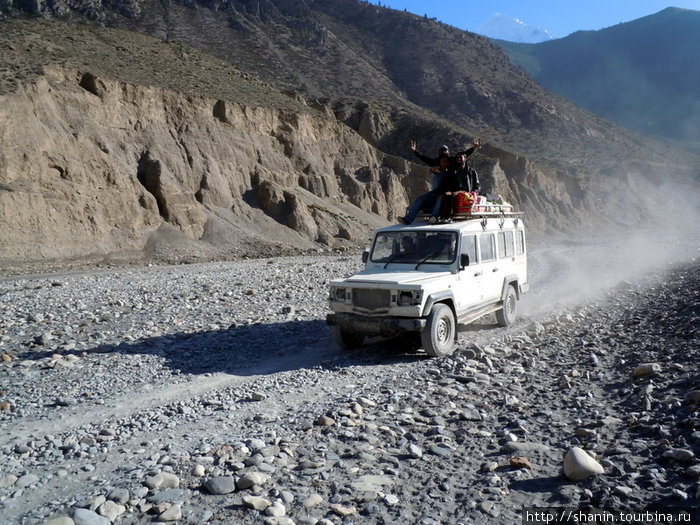 Джип на пути в Кагбени Непал