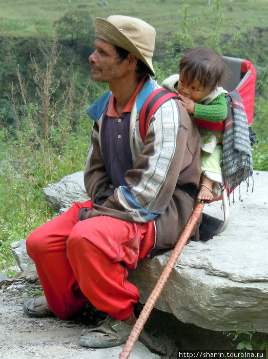 Мужчина с ребенком Непал