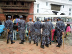 Полицейские на площади Дурбар в Катманду