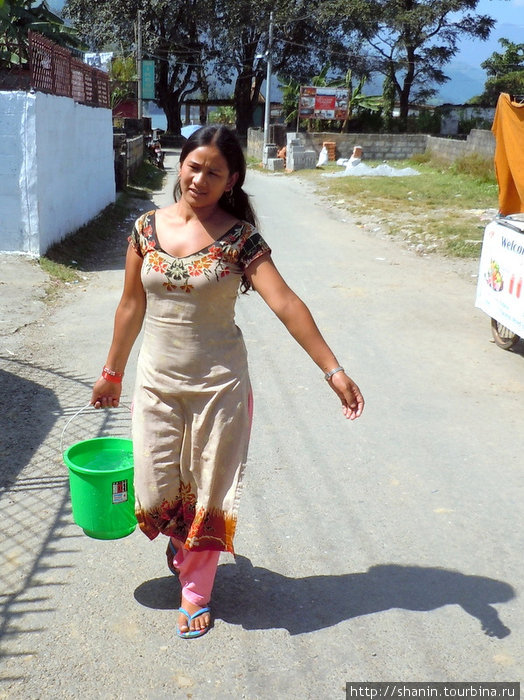 Переноска воды Непал