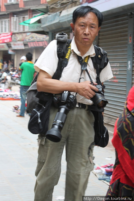 Туристы добавляют движение Катманду, Непал