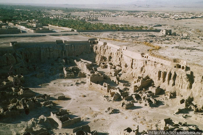 Крепость Бам в восточном Иране, до землетрясения Керман, Иран