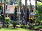 Отель на берегу реки в Саурахе