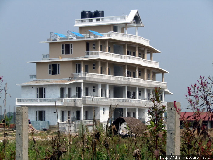 Новый многоэтажный дом Зона Нараяни, Непал