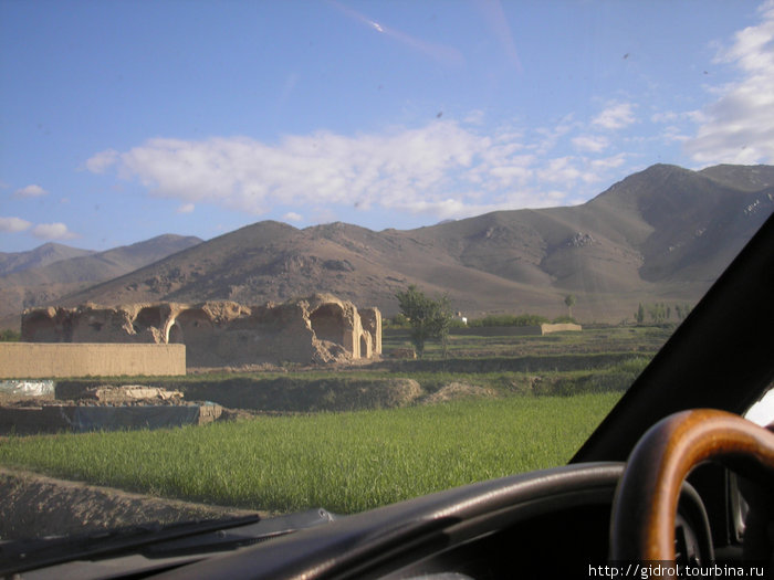 Поля и руины, все вместе. Майданшахр, Афганистан