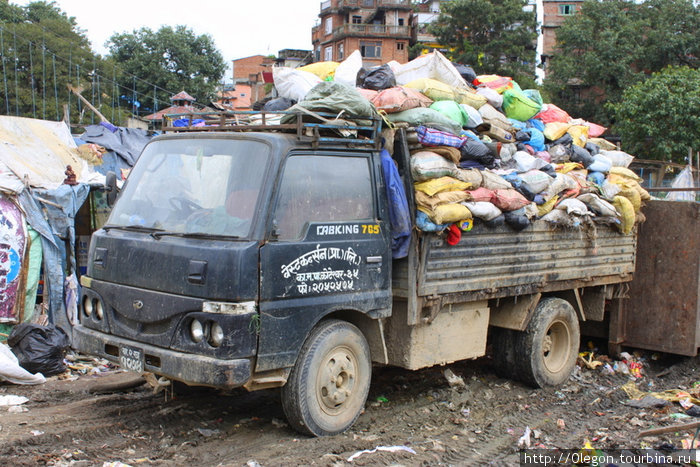 Малая часть мусора Непал