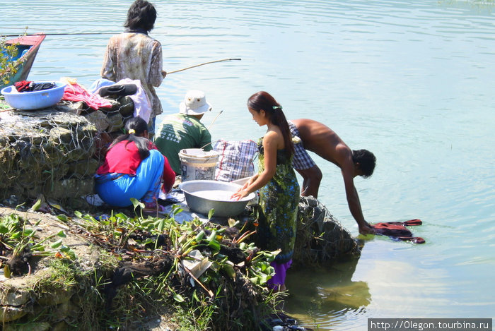 Стираем, купаемся и тут же ловим рыбу Непал
