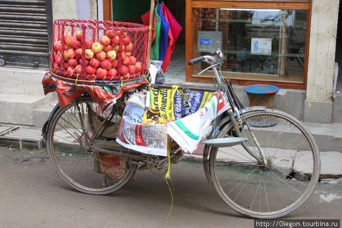 Перевоз фруктов Непал