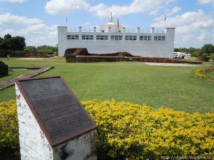 Храм над местом рождения Будды