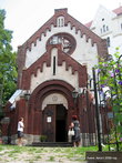 В костёле Иоанна Крестителя в настоящее время размещается Музей древнейших памятников Львова. Кресты сняты.