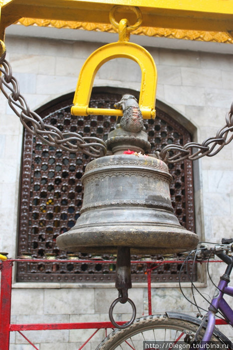 Колокола для отпугивания злых духов Катманду, Непал