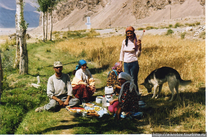 Сельские труженики. Ишкашим Ваханская долина, Таджикистан