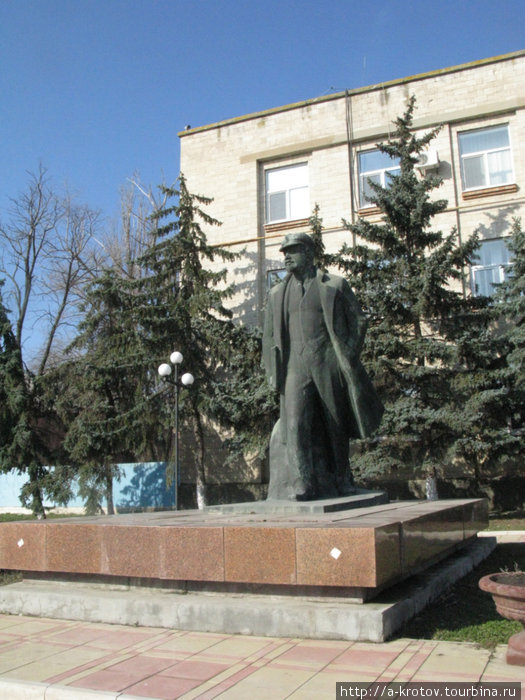 Ленин —
вождь всех гагаузов Комрат, Молдова