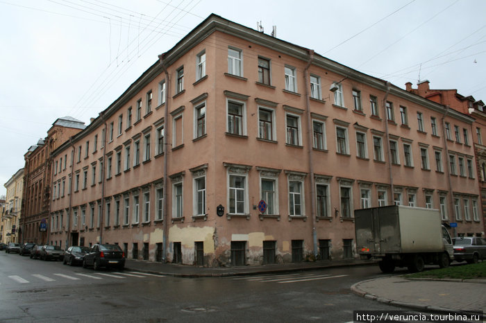 Дом, в котором Достоевский жил в апреле 1861г., Казначейская 9 – дом Евреинова. Санкт-Петербург, Россия