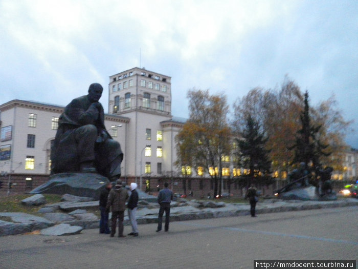 памятник Якубу Колосу Минск, Беларусь