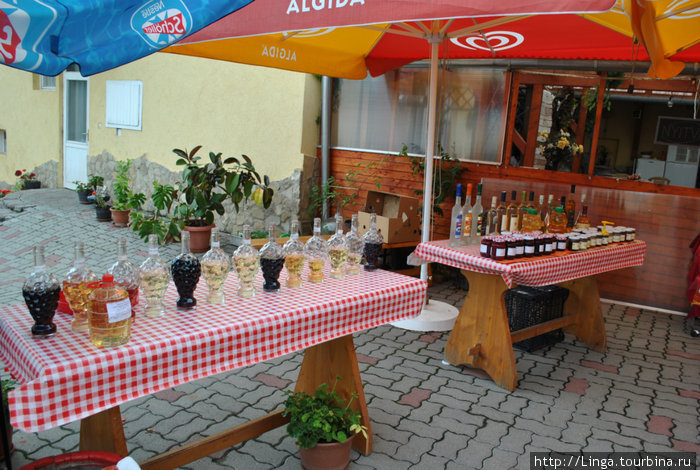 Столы для дегустации вина Хевиз, Венгрия