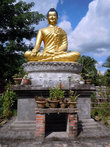 Золотой ББудда в бирманском монастыре