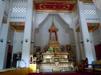 Алтарь в тайском буддистском храме в Лумбини