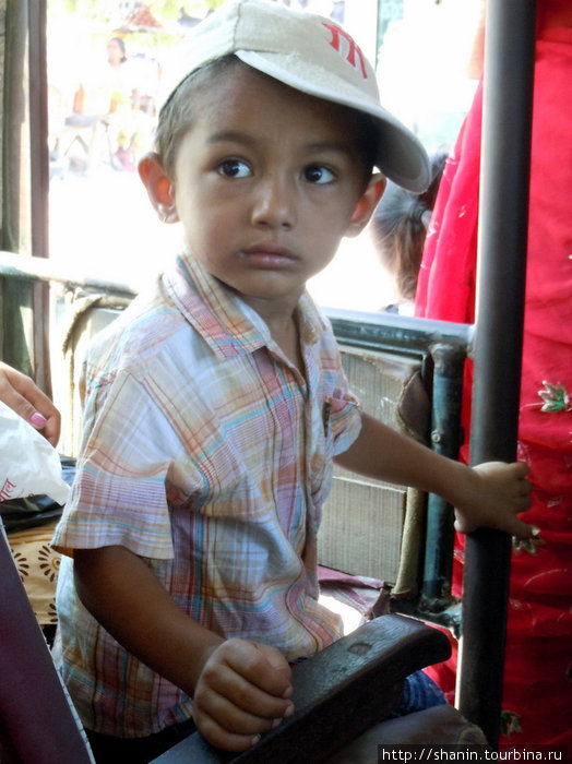Маленький пассажир Лумбини, Непал