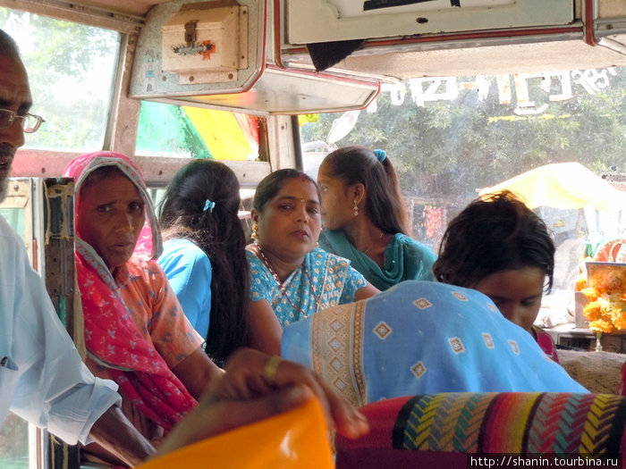 В автобусе Лумбини, Непал