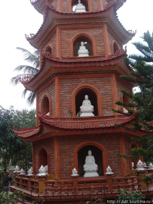 пагода в Ханое Вьетнам
