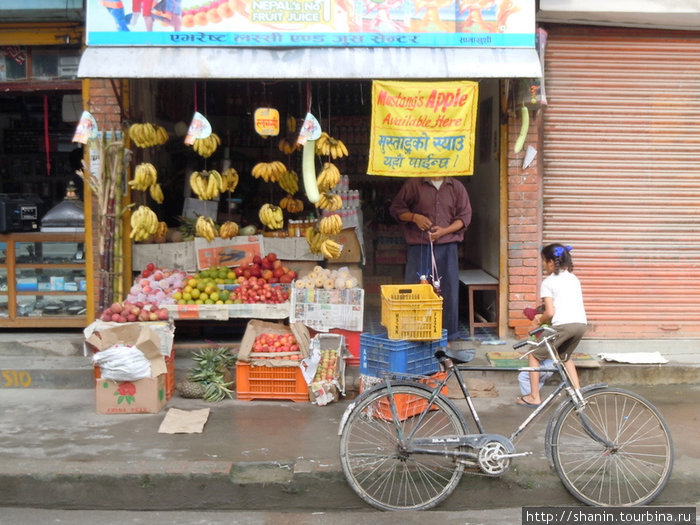 Магазин овощей и фруктов Катманду, Непал