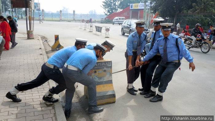 Полицейские Катманду, Непал