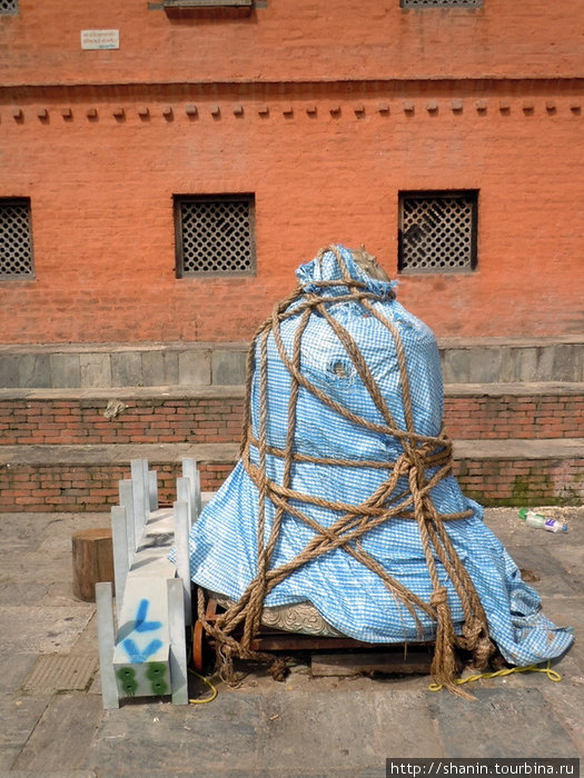 НОвый колокол Катманду, Непал